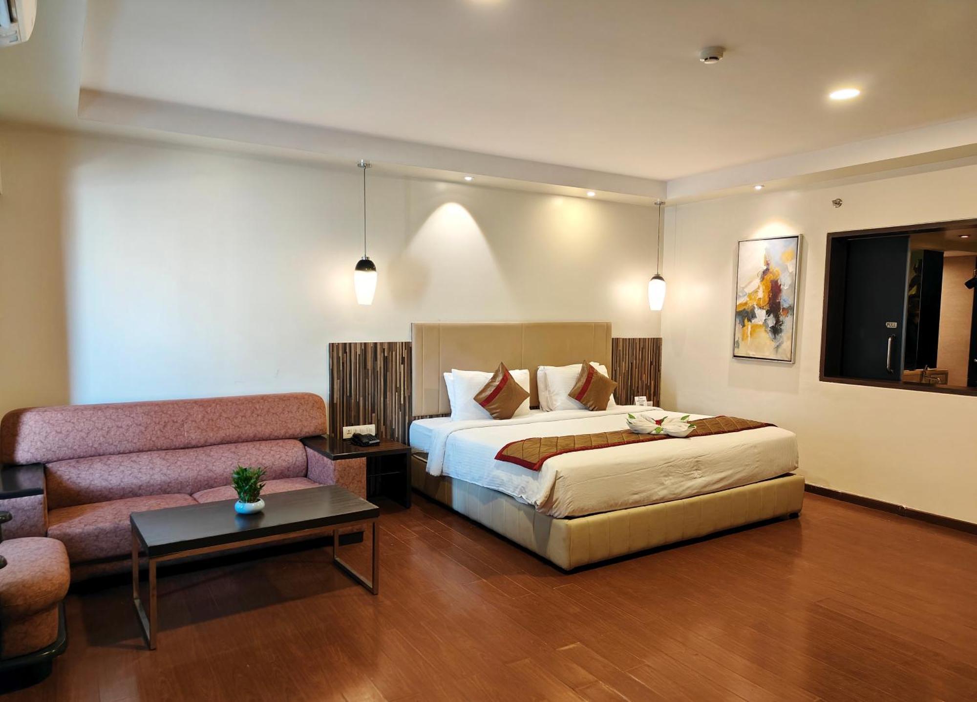 The Altruist Business Hotel Kharadi Pune Exteriör bild