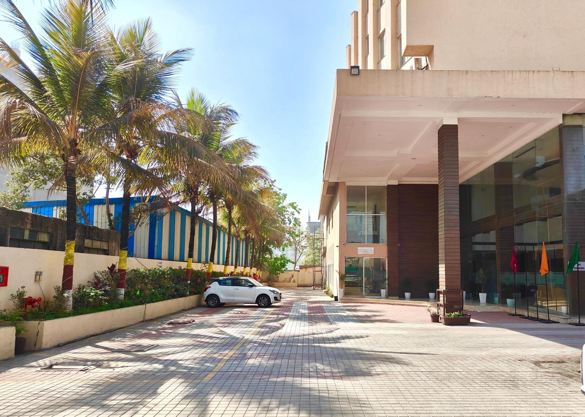 The Altruist Business Hotel Kharadi Pune Exteriör bild